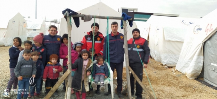 Samsun İtfaiyesi Elazığ’da Depremden Etkilenen Çocuklar İle Yakından İlgilendi