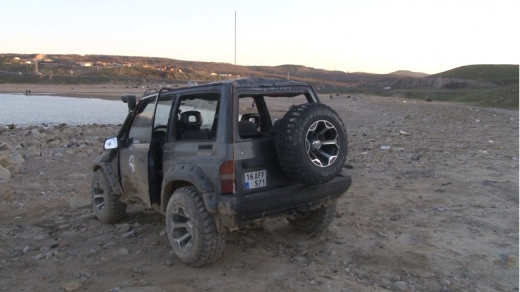 Sarıyer Kısırkaya Plajında Off-road Cipi Takla Attı