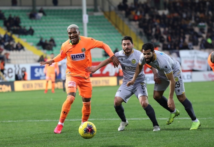 Süper Lig: Alanyaspor: 2 - Yeni Malatyaspor: 1 (Maç Sonucu)