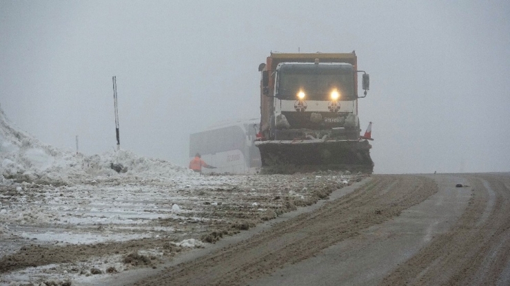 Kar, Kimileri İçin Çile Kimileri İçin Eğlence Oldu