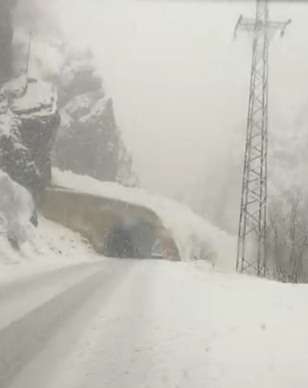 Çığ Düşme Anı Kamerada