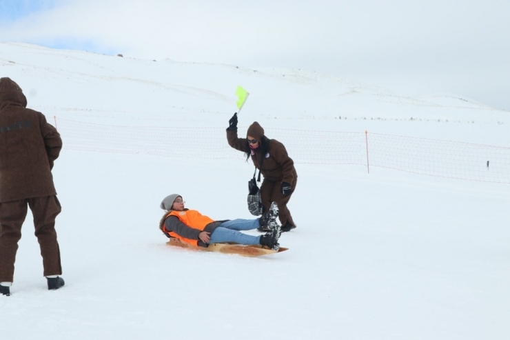 Geleneksel Kızak Yarışları Erciyes’te Yapıldı