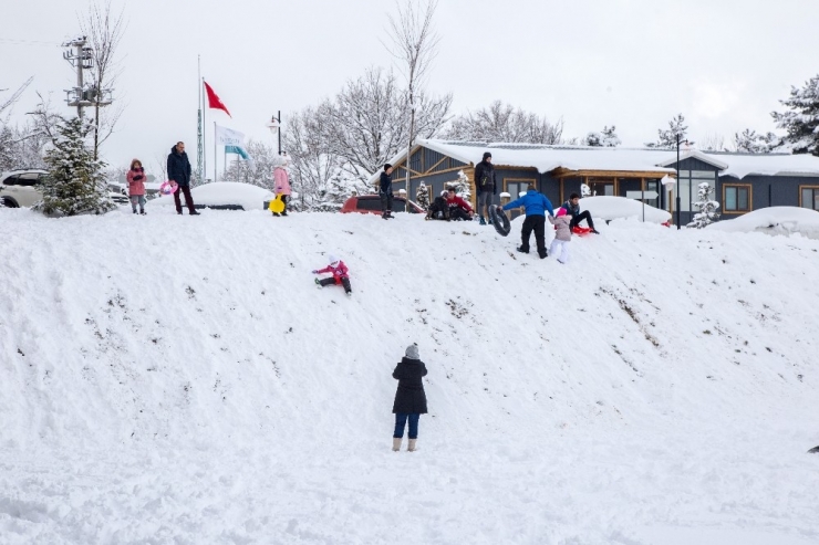 Narven Termal Kasaba, Yarıyıl Tatilinde Doldu Taştı