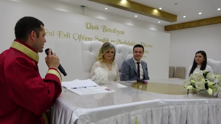 Evlenmek İçin 02.02.2020 Tarihini Seçtiler