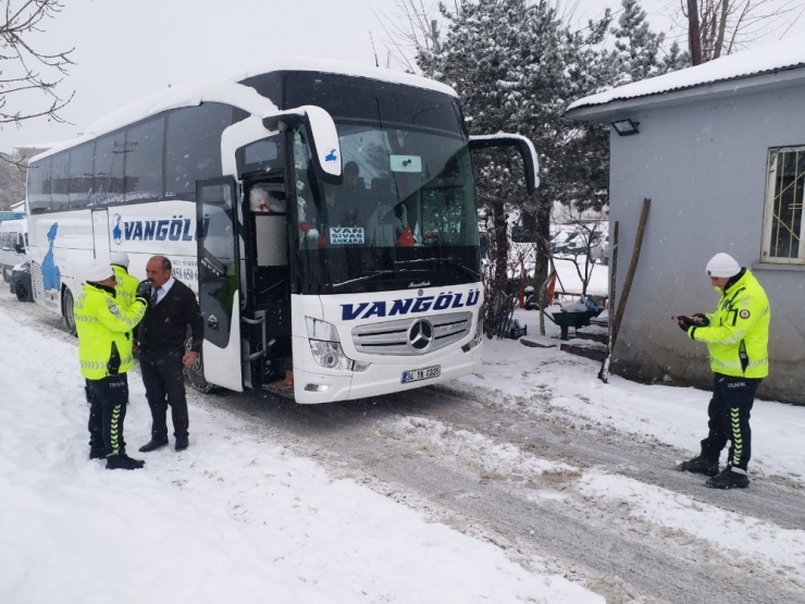 Van Polisinden Kış Uygulaması