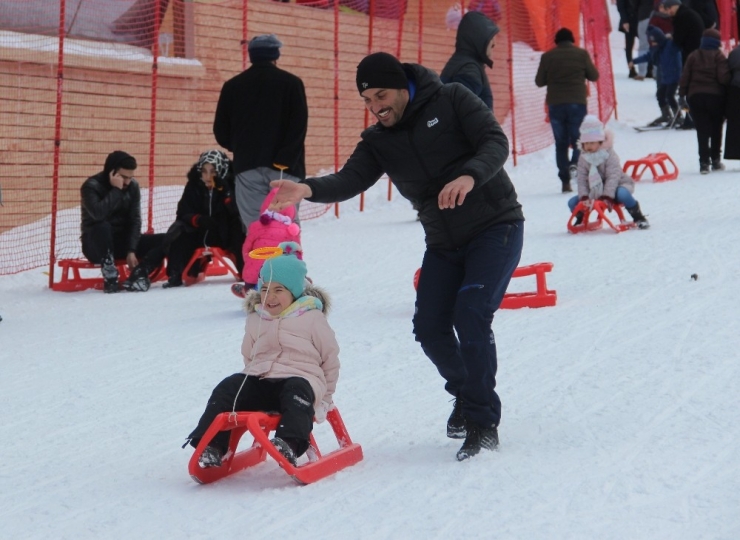 Sömestr Tatilinin Son Günü Palandöken Doldu Taştı