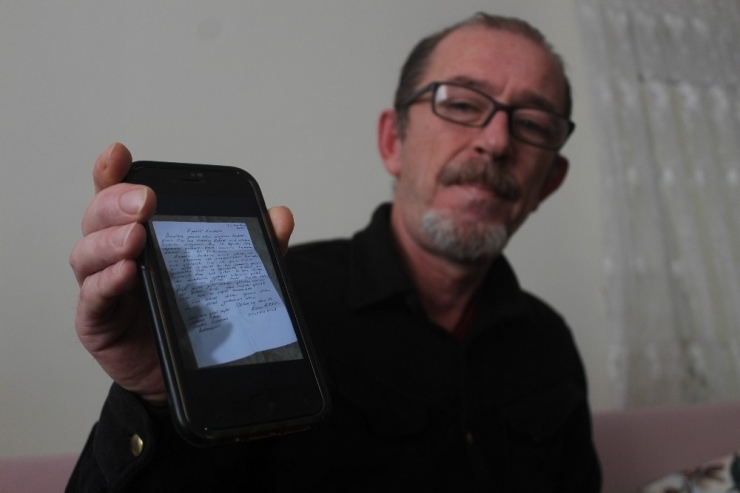 Yazdığı Mektupla Depremzedeleri Duygulandırmıştı, Gözyaşlarına Hakim Olamadı