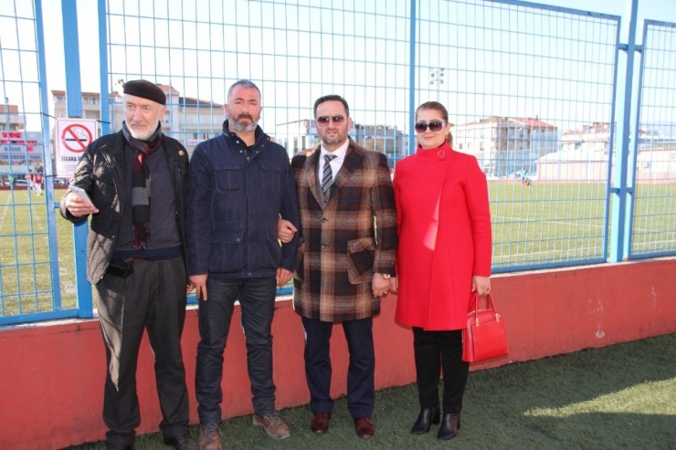 Başkan Yanmaz, Akçakocaspor’u Yalnız Bırakmadı