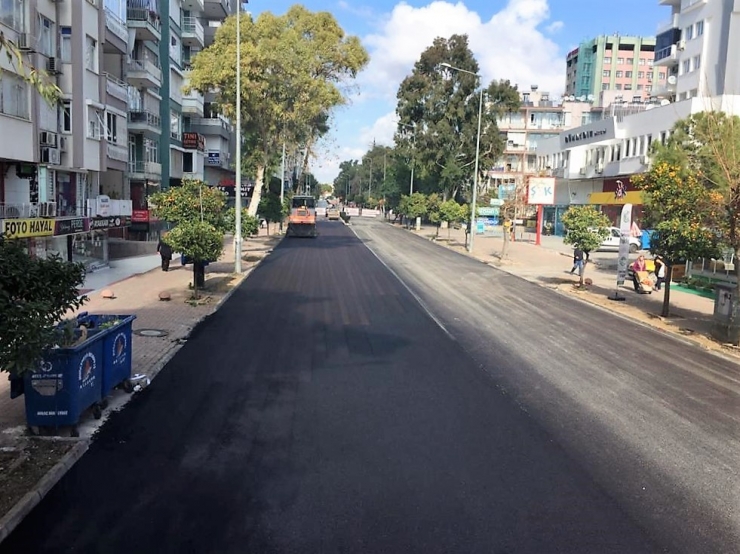 Güllük Caddesi Asfaltında İkinci Etap Da Tamamlandı