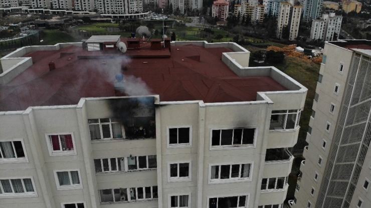 Ataşehir’de 14 Katlı Binada Yangın Paniği