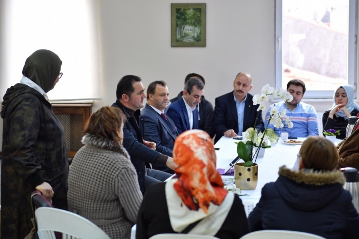 Beyoğlu’nda Aileler ‘Anne Baba Okulu’ İle Bilinçlendiriliyor