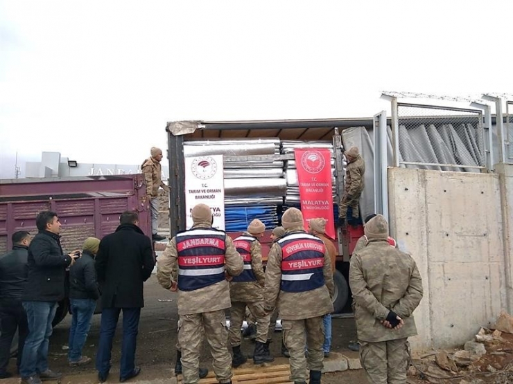 Depremzede Çiftçilere 25 Ton Kaba Yem Dağıtıldı