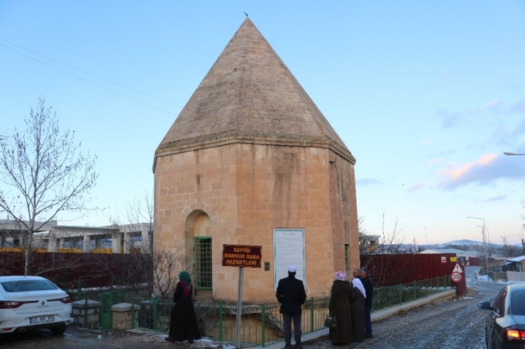 Pisa Kulesinden Daha Fazla Eğik Olan Minare, Depremden Etkilenmedi