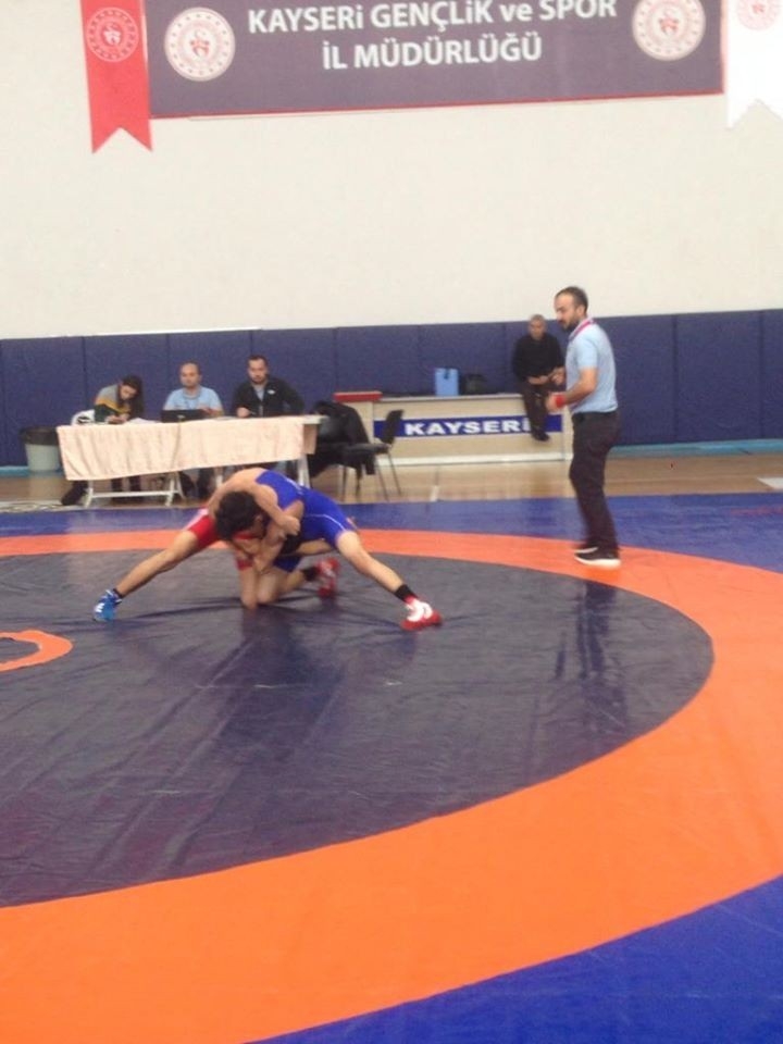 Yıldız Pehlivanlar İl Birinciliği İçin Mindere Çıktı