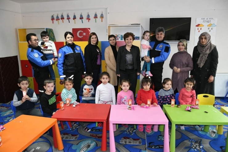 Emniyetin Minikleri Bilgilendirme Çalışmaları Devam Ediyor