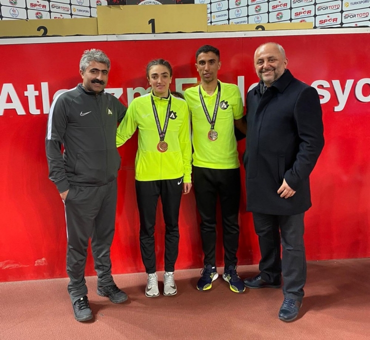 Karslı Atletler Madalyaya Doymuyor