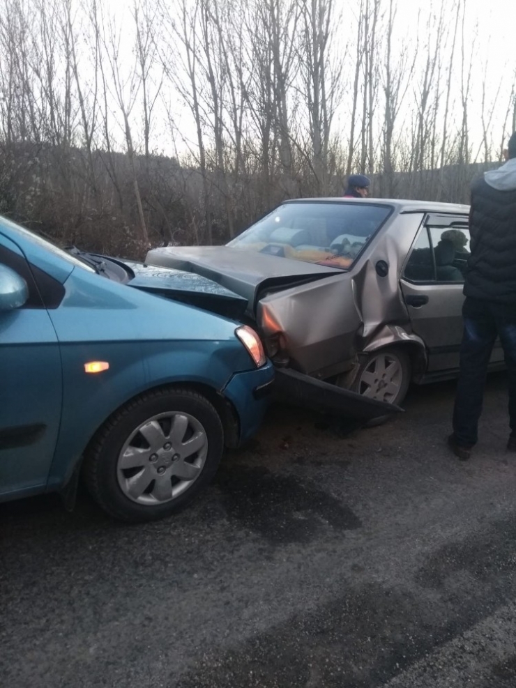 Daday’da 3 Araç Birbirine Girdi