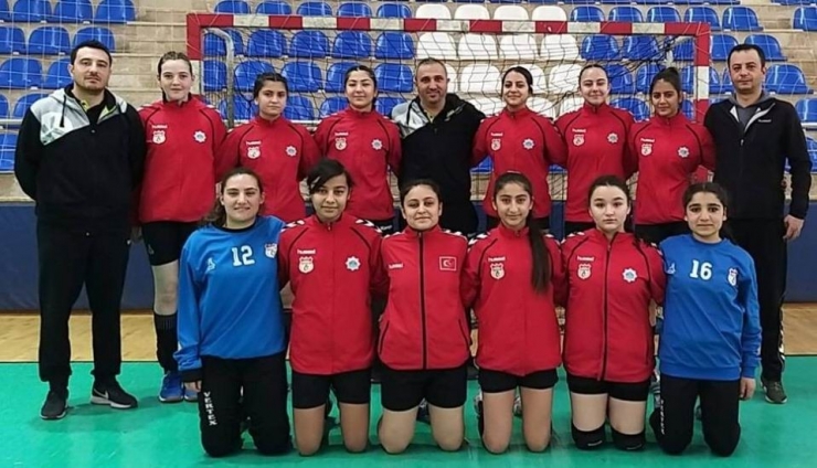 Aksaray’ın Adını Küçük Kızlar Hentbol Takımı Türkiye Şampiyonluğuna Taşıdı