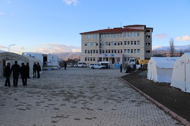 Deprem Anını Anlatan Depremzedeler Konteyner İstedi