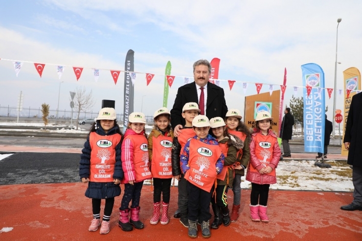 Melikgazi’de Hayrettin Karaca Parkı Açıldı