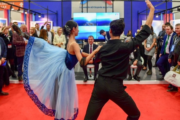 Mersin Büyükşehir, Emıtt’te ‘Bölge Tanıtımını En İyi Yansıtan Stant’ Ödülünü Aldı