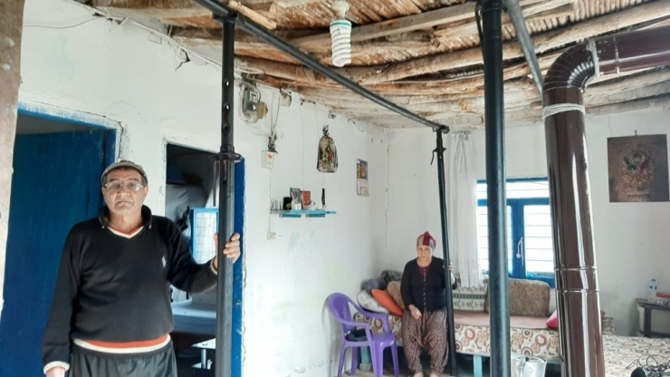 Evleri Başlarına Yıkılacak Diye Ölüm Korkusuyla Yaşıyorlar