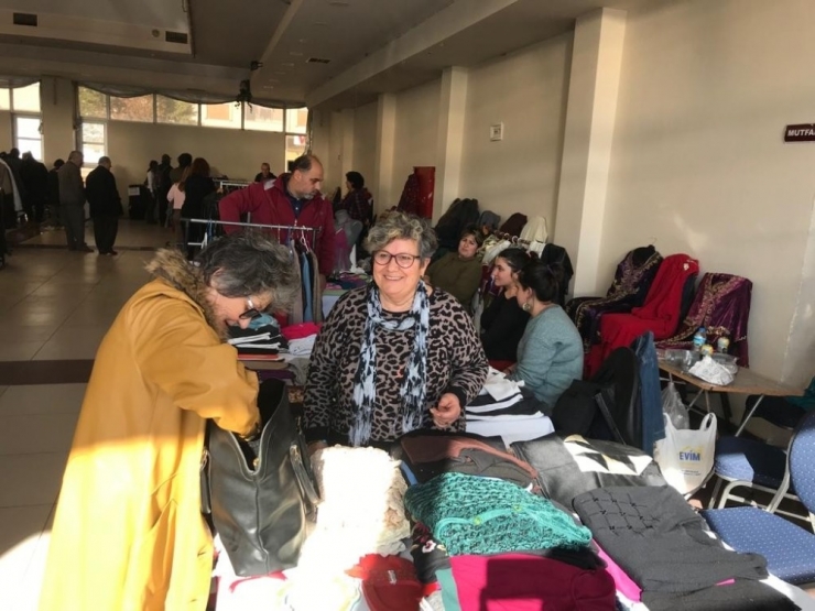 Seferihisar’da 2. El Ve Antika Pazarı