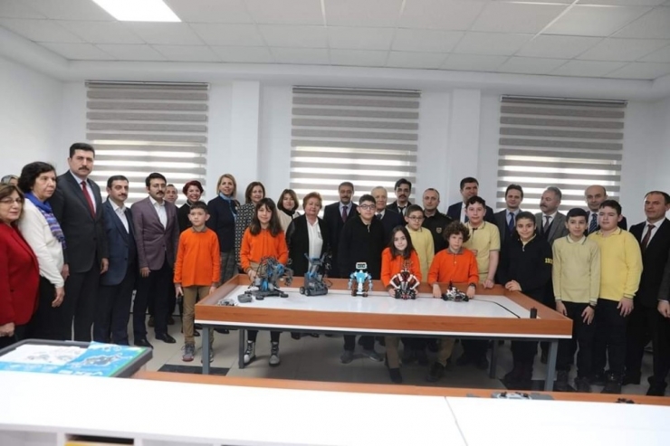 Şehit Akif Altay Ortaokulunda Yazılım Ve Tasarım Atölyesi Açıldı