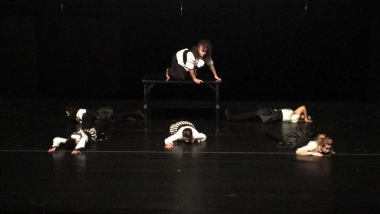 Deprem Konusunu İşleyen "Muteber" Oyunu Sahnelendi