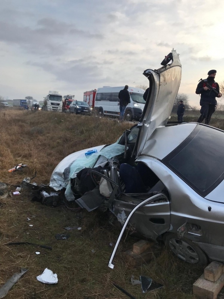 Kafa Kafaya Çarpıştılar: 1 Ölü, 4 Yaralı