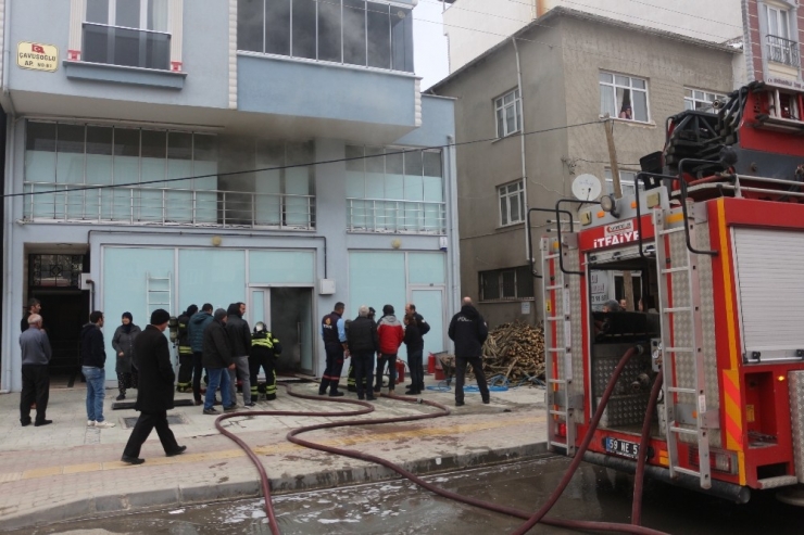 Tekstil Atölyesinde Korkutan Yangın