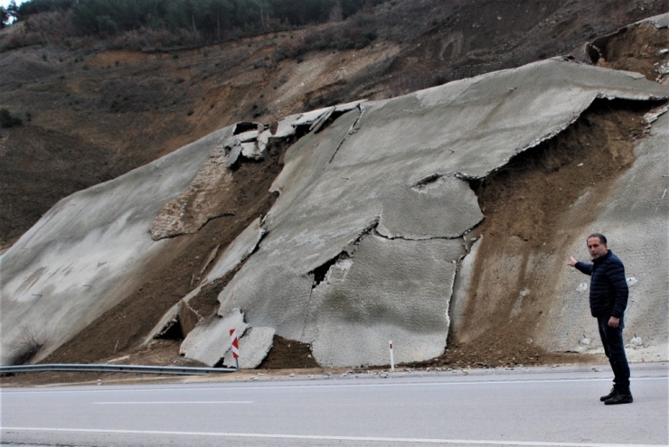 Tokat, D-100 Karayolunda Heyelan