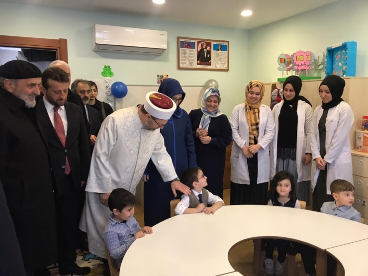 Diyanet İşleri Başkanı Erbaş, Üsküdar’da Kur’an Kursu Açılışına Katıldı