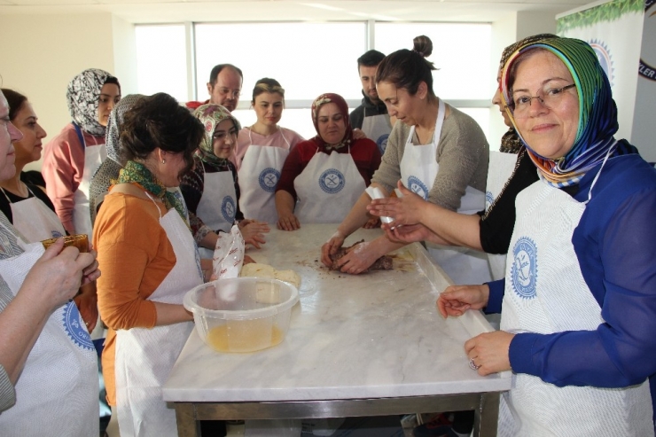 Çöyaklı Depremzedelere Manisa’dan Glütensiz Destek