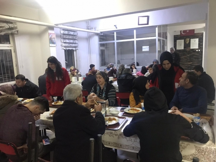 Kızılay Yeşilyurt Şubesi De Depremde Etkin Görev Yaptı