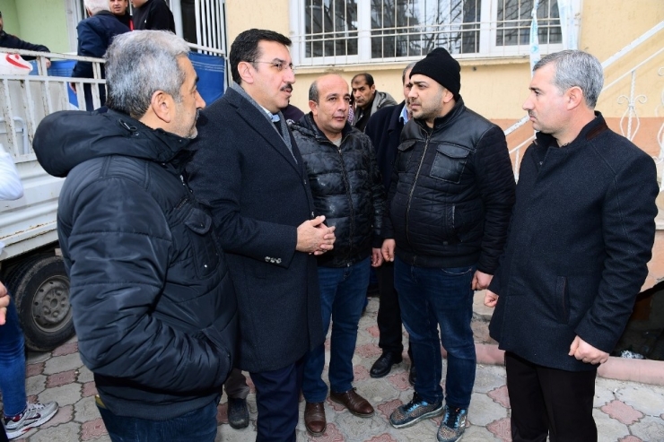 Depremde Zarar Gören Ve Mühürlenen Binalarda İnceleme Yapıldı