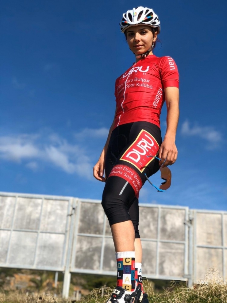 Azize Bekar Olimpiyatlara Göz Kırpıyor