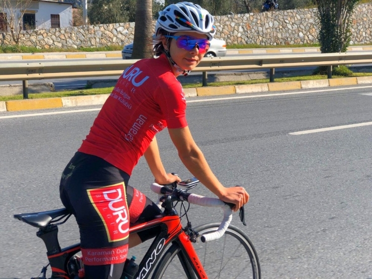 Azize Bekar Olimpiyatlara Göz Kırpıyor