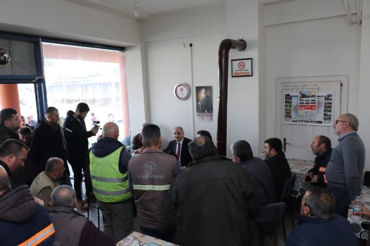 Başkan Özlü, Belediye Birimlerle Yakından İlgileniyor