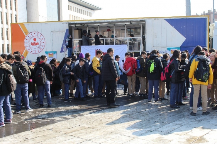 Simülasyon Tırında 6 Büyüklüğünde Depremi Birebir Yaşadılar