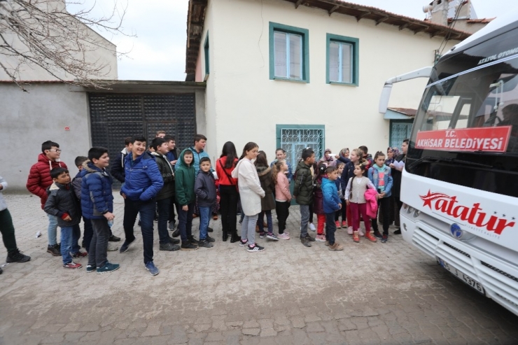 Depremden Etkilenen Çocuklar Sinemada Stres Attı