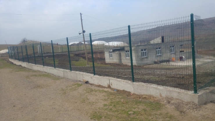 Bağlar Belediyesi’nden Cami Ve Taziye Evlerine Çevre Koruması