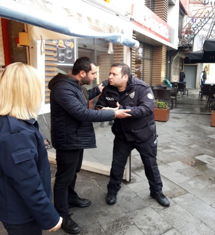 Beşiktaş’ta Zabıtalar Bıçaklı Kavgayı Çöp Süpürgesiyle Ayırdı
