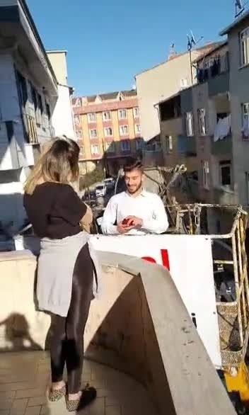 Vinç Sepetinden Sürpriz Evlilik Teklifi