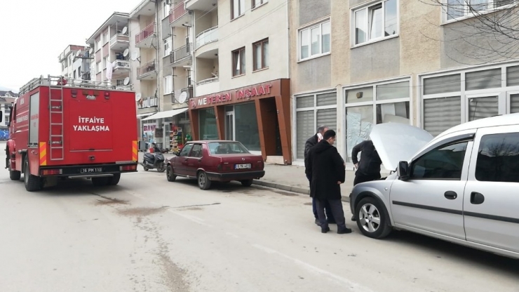 Yeni Aldığı Arabası Az Daha Yanıyordu