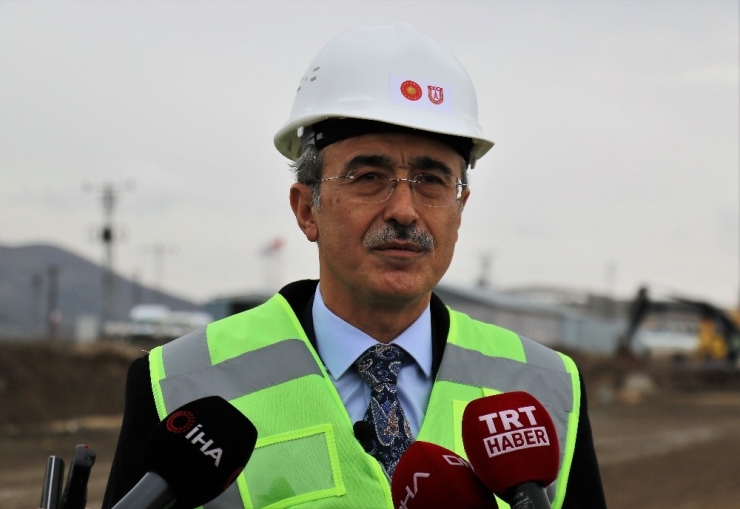 Savunma Sanayii Başkanı Demir: "Sadece Türkiye İçin Değil Küresel Firmaların Da İlgisini Çeken Bir Merkez Olacak"