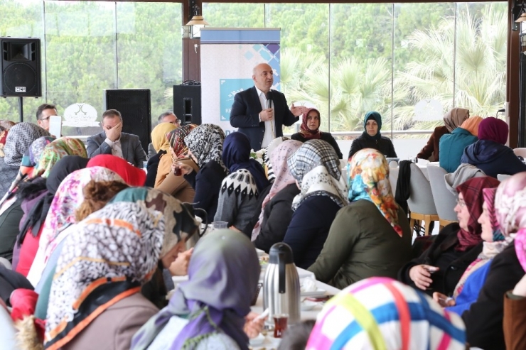 Kapılarımız Kadınlara Sonuna Kadar Açık