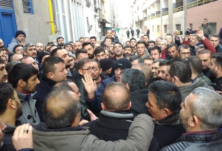 Kristal-iş Üyelerinin ‘Çay İçme’ İsteği Arbede Çıkardı