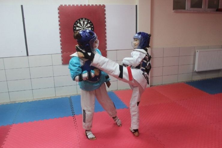 Yavuzelili Tekvandocular Mili Takıma Seçildi