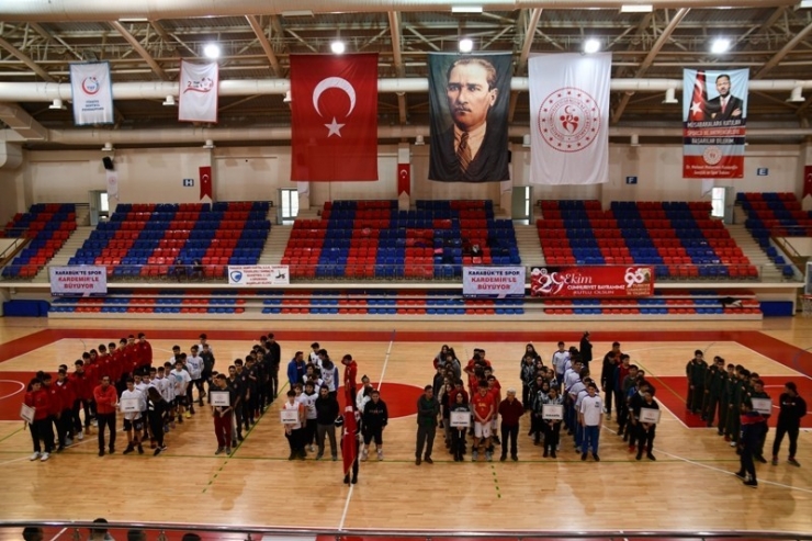 Okul Sporları Gençler-b Basketbol Grup Müsabakaları Başladı